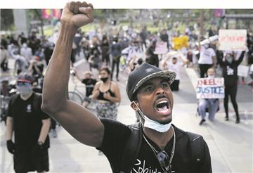 Die landesweiten Proteste richten sich nach dem gewaltsamen Tod des Afroamerikaners Floyd durch einen weißen Polizisten gegen Rassismus und Polizeigewalt.