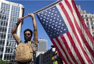 Die landesweiten Protesten gegen Rassismus und Polizeigewalt in den USA reißen nicht ab.