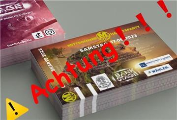 Ticketstapel, darüber steht das Wort Achtung