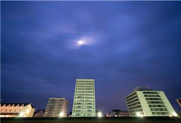 Die leeren Hotels an der Strandpromenade der Nordseeinsel Norderney.