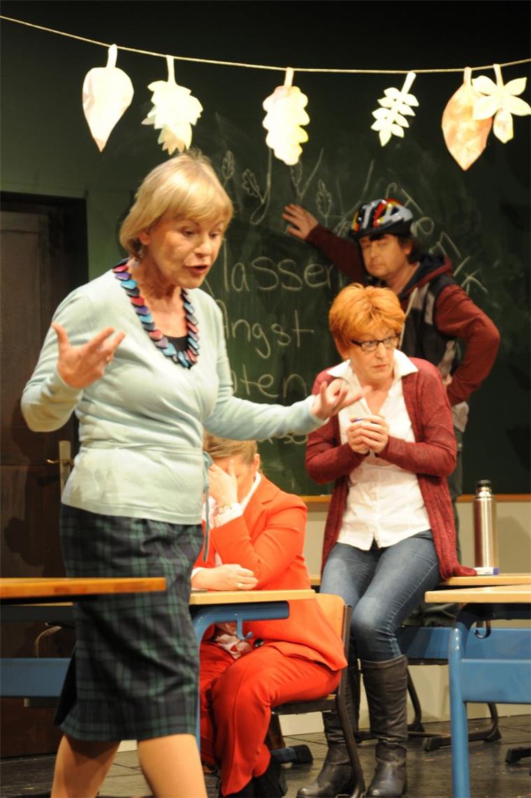 Zahl des Tages: 5 Stadttheater Bremerhaven zeigt "Fro Müller mutt weg
