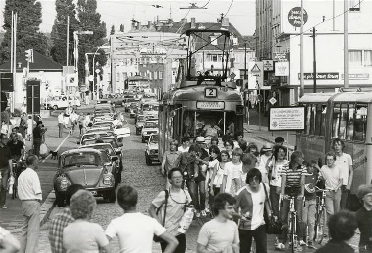 Bremerhaven: Vor 40 Jahren fuhr die letzte Straßenbahn Die letzte Fahrt einer Straßenbahn in Bremerhaven am 30. Juli 1982.
