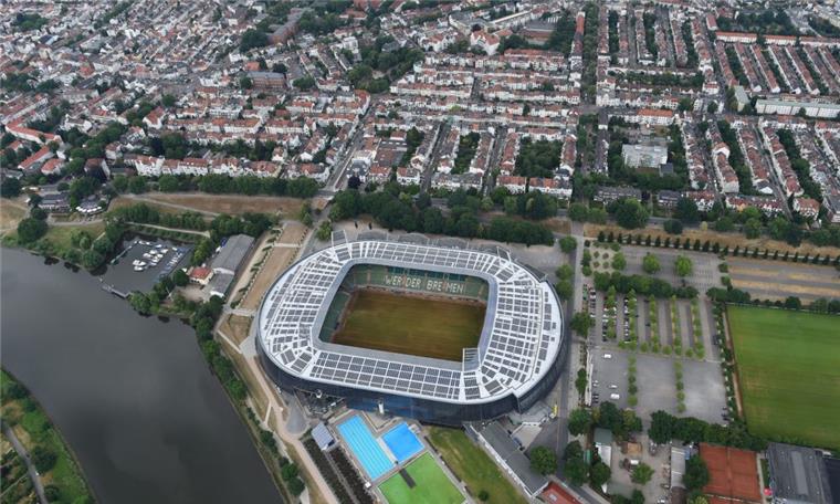 Werder will wohl den Stadionnamen verkaufen Die Luftaufnahme zeigt das Weserstadion, in dem der Fußball Bundesligist Werder Bremen seine Heimspiele austrägt.