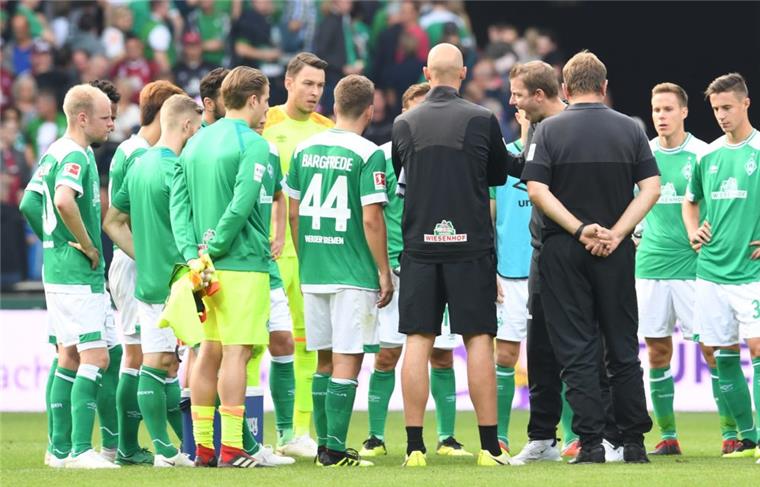Werder fliegt zum Trainingslager nach Südafrika Die Mannschaft von Werder Bremen fliegt im Winter nach Südafrika.