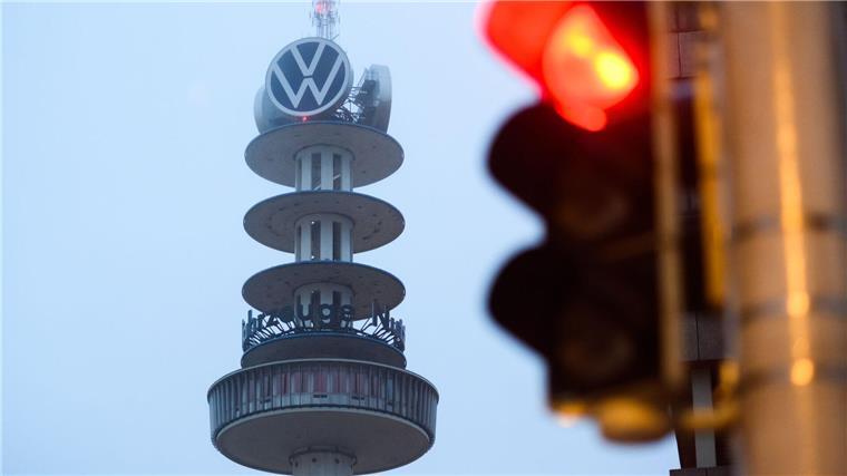 Wohnungen statt Abriss: VW verkauft „Telemoritz“ Die Marken-Logos hat VWN bereits im Sommer vom „Telemoritz“ entfernt. (Archivbild)