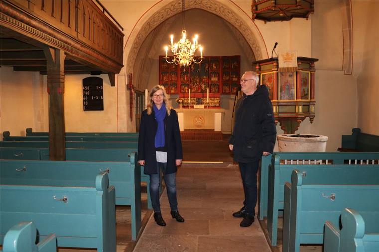 Martinskirche in Schiffdorf soll schrittweise saniert werden Die Martinskirche im Herzen von Schiffdorf ist auch von innen ein Schmuckstück. Doch auch hier stehen im Lauf der nächsten Jahre einige Schönheitsreparaturen an, wie Michael Viehweger vom Kirchenvorstand und Pastorin Heike Breuer erklären.