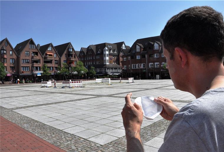 Maskenpflicht auf Nordenhamer Marktplatz abgeschafft Die Maske kann abgenommen werden. Ab sofort müssen Bürgerinnen und Bürger auf dem Nordenhamer Marktplatz und in der Innenstadt keine Maske mehr tragen. Nur während des Wochenmarktes gilt noch eine Maskenpflicht.