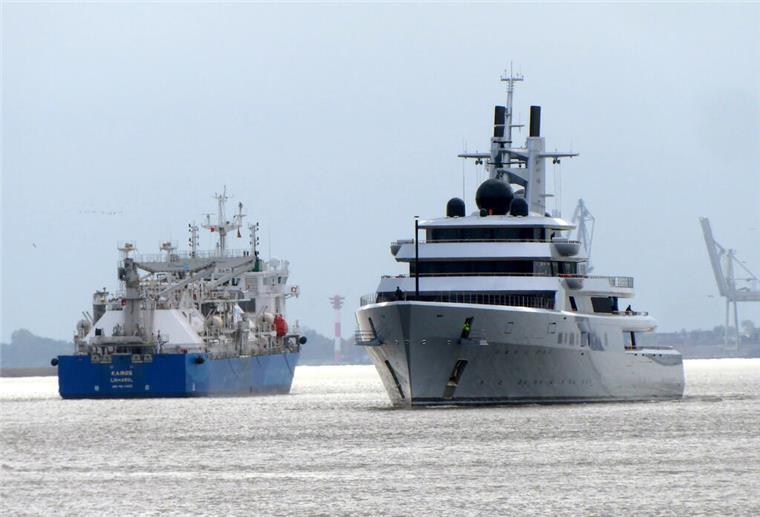 Die Mega-Yacht „Alibaba“ von Lürssen aus Bremen befindet sich auf mehrtägiger Probefahrt.
