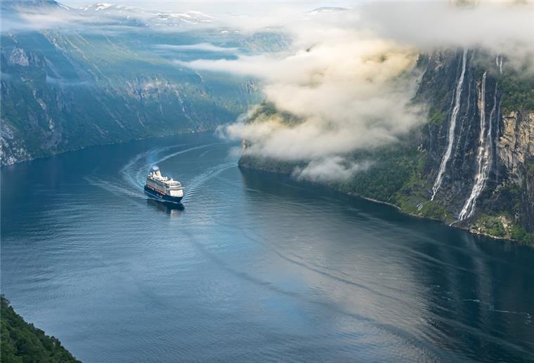 Keine Winterpause am Kreuzfahrt-Terminal Die „Mein Schiff 1“ fährt im Winter sechsmal von Bremerhaven nach Norwegen.