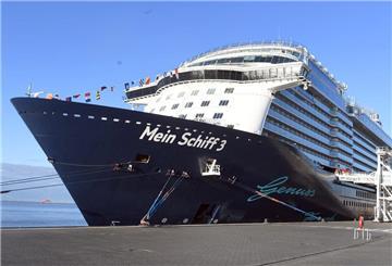 Die "Mein Schiff 3" liegt an der Columbuskaje in Bremerhaven. Die „Mein Schiff 3“ an der Columbuskaje. Das Kreuzfahrtschiff ist 2025 Dauergast in Bremerhaven.