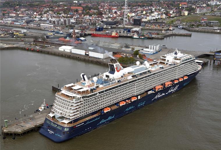 „Mein Schiff 3“ liegt jetzt in Cuxhaven Die „Mein Schiff 3“ hat in Cuxhaven festgemacht.