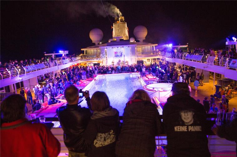 Diese Kreuzfahrtschiffe machen am Donnerstag in Bremerhaven fest Die "Mein Schiff 3" kommt nach Bremerhaven. Auf dem Kreuzfahrtriesen hat schon Udo Lindenberg ein Konzert gegeben.