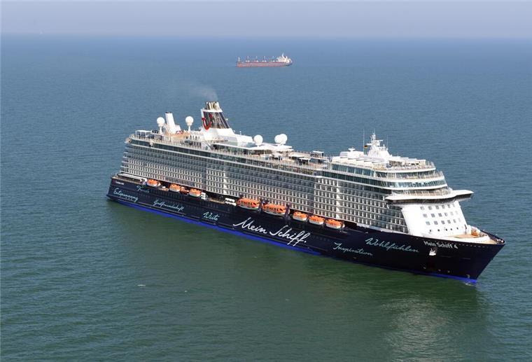 Mein Schiff 4 Kreuzfahrtschiff Wasser