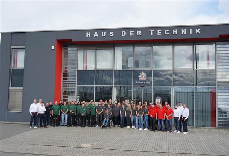 Mitarbeiter der Firmen Arthur Friedrichs Industriebedarf und Pitzner Industrieservice.
