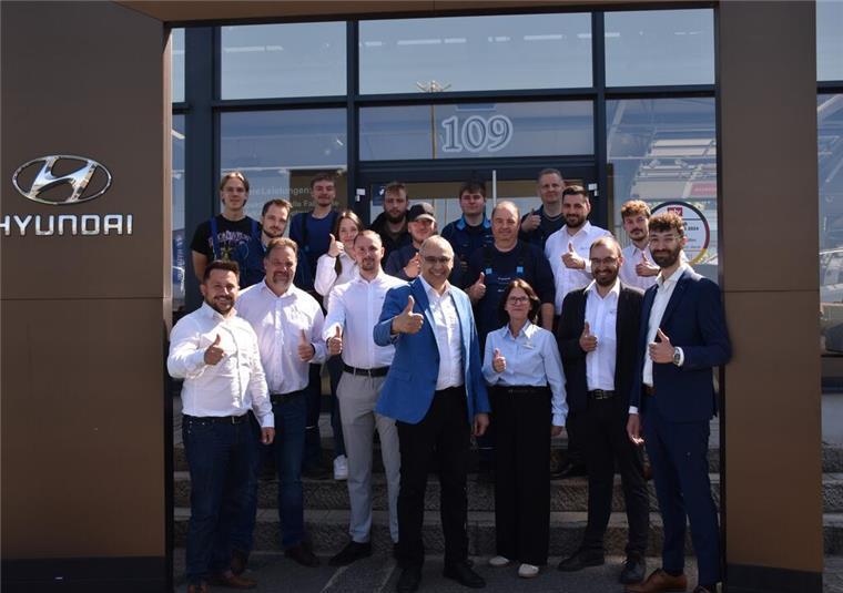 Bremerhaven: S&T Autogalerie nun familiengeführt Das Team von der S&T Autogalerie