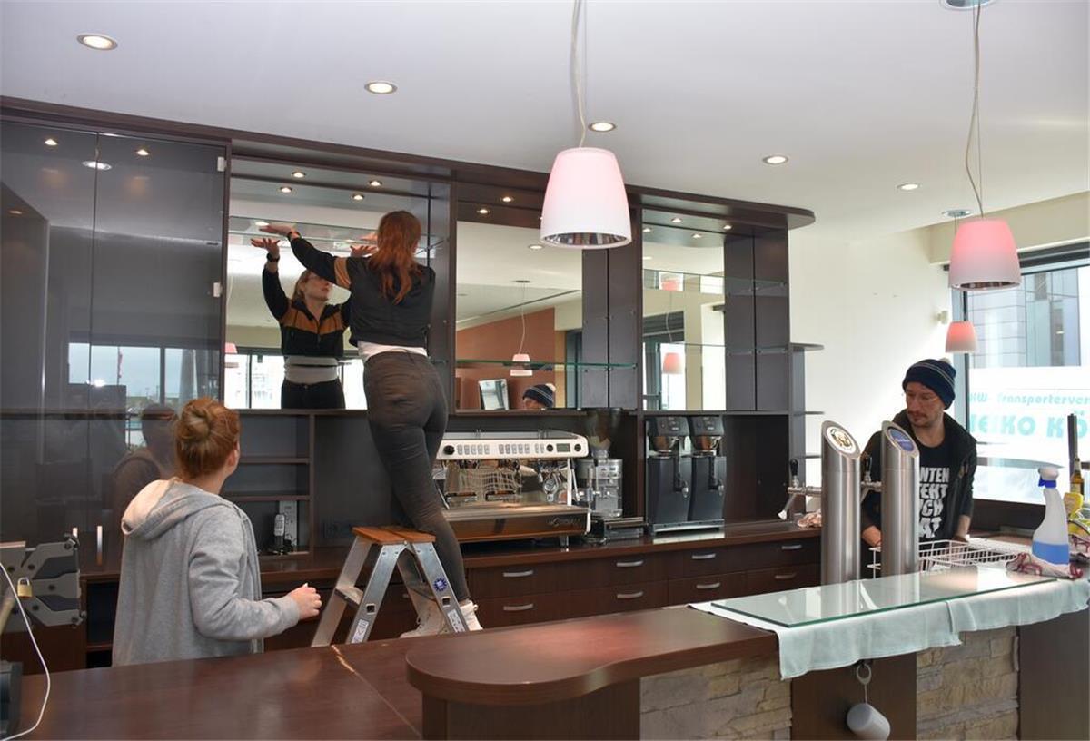 Restaurant Pier 6 öffnet nach Wasserschaden wieder PIER6