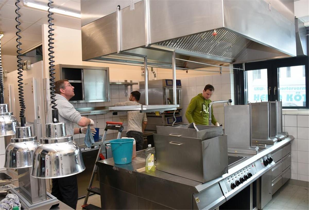 Restaurant Pier 6 öffnet nach Wasserschaden wieder PIER6