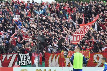 Die mitgereisten Effzeh-Fans sorgten für ordentlich Stimmung im Nordsee-Stadion.