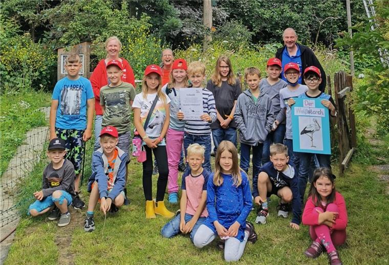 Naturschutzjugend Butjadingen schneidet bei Bundeswettbewerb am besten ab Die Mitglieder der Butjadinger NAJU-Gruppe sind stolz auf ihren Erfolg beim Wettbewerb „Erlebter Frühling“. Der Preis besteht in einer Naturschutz-Freizeit mit Übernachtung.