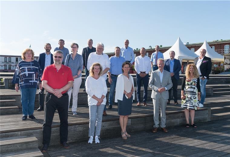 Bremerhaven: Als Verein den lokalen Handel stärken Die Mitglieder der Marketinginitiative der Bremerhavener Quartiere freuen sich über die Vereinsgründung.