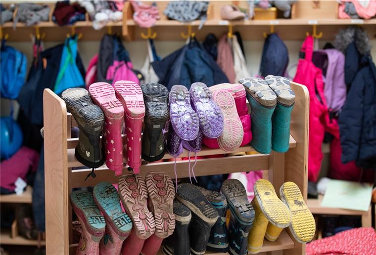 Diskussion über neue Kitas in der Gemeinde Hagen Die Mitglieder des Kinder- und Jugendausschusses und des Bauausschusses kommen am Dienstag zusammen, um über das wichtiges Thema neue Kitas zu sprechen. Symbolfoto: Gentsch/dpa