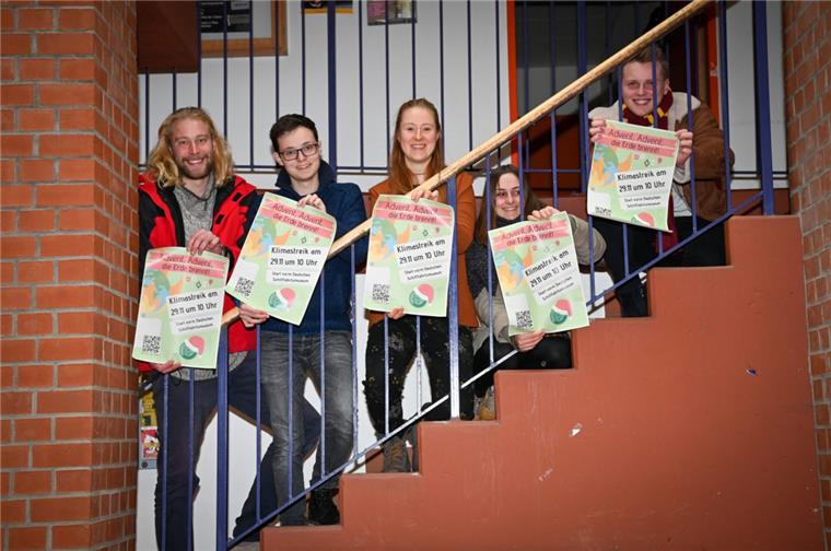 Studenten in Bremerhaven kämpfen für den Klimaschutz Die Mitglieder von "Students for Future" werben an der Hochschule für den Klimastreik in der kommenden Woche.