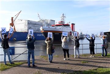 Die „MOSAiC“-Heimkehrer werden am Montagmorgen im Bremerhavener Kaiserhafen begrüßt. 