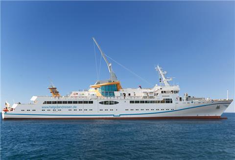 Die MS "Helgoland" fährt täglich ab Cuxhaven nach Helgoland. Am Dienstag bleibt die Fähre allerdings im Hafen.