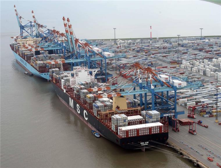 "MSC Zoe": Das ist der aktuelle Stand bei der Containerbergung Die "MSC Zoe" hat auf ihrer Fahrt nach Bremerhaven viele Container verloren.