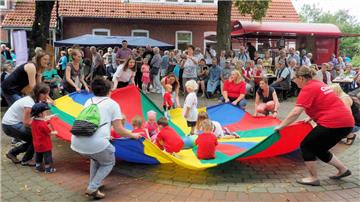 Die Mütter mit ihren Kleinen hatten viel Spaß beim Sommerfest. Foto: Stehn