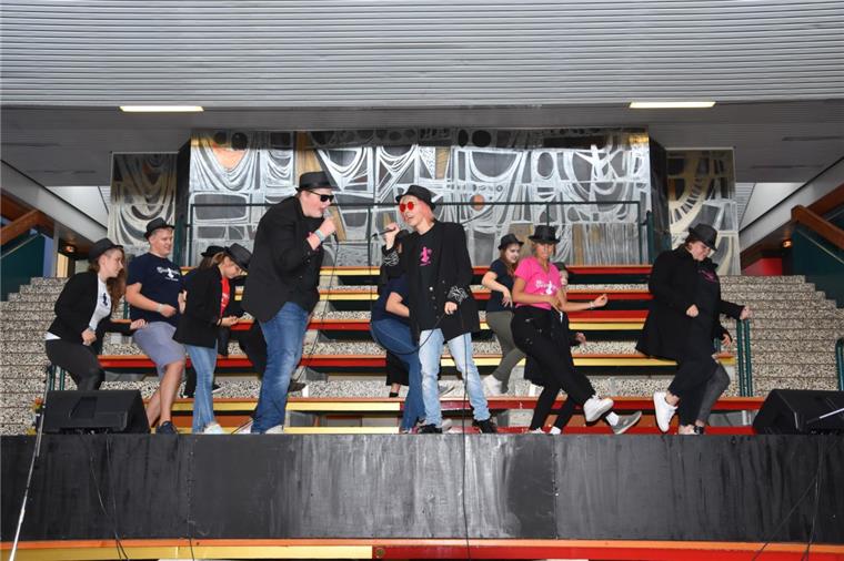 Darum wird am Kreisgymnasium Wesermünde groß gefeiert Die Musical-AG bereitet sich auf den Festakt zum 50. Bestehen des Kreisgymnasiums vor.