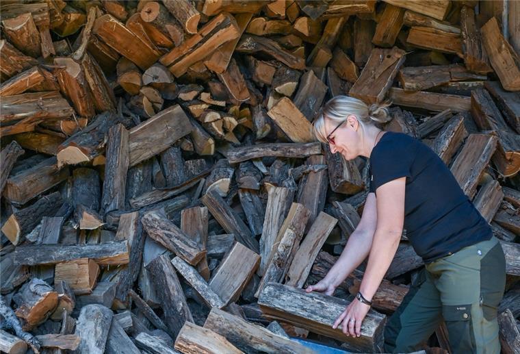 Nachfrage nach Brennholz stark gestiegen Die Nachfrage nach Brennholz ist im Sommer in der Regel eher gering. In diesem Jahr ist sie allerdings rasant gestiegen.