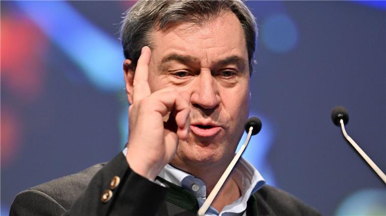Söder fordert nach VW-Beben „Auto-Marshallplan“ Die Nachrichten aus Wolfsburg zu Volkswagen schocken auch CSU-Chef Söder in Bayern. Er fordert einen Marshallplan zur Rettung der deutschen Auto-Industrie. (Archivbild)