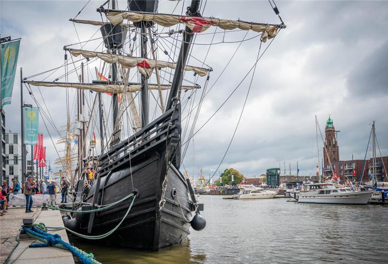 Die „Nao Victoria“ ist ein Nachbau der „Victoria“ und war ein Schiff des Geschwaders von Ferdinand Magellan. Damit ist er zur ersten Weltumseglung aufgebrochen.
