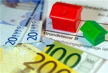 Die neue Grundsteuer ist zwar kein (Monopoli-)Spiel, aber auch sie folgt "Spielregeln". Zu diesem Zweck fordern die Finanzämter Grundstückseigentumer dazu auf, vom 1. Juli bis 31. Oktober eine Grundsteuererklärung abzugeben.