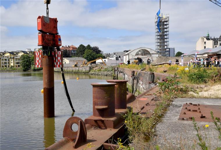 Kistnergelände in Bremerhaven: Startschuss für die Kajenarbeiten Die neue Kaje an der Geeste wird gebaut. Sie soll das Kistnergelände absichern.