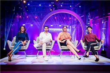Die neue Model-Jury bei "Curvy Supermodel": Jana Ina Zarrella, Jan Kralitschka, Angelina Kirsch und Oliver Tienken.