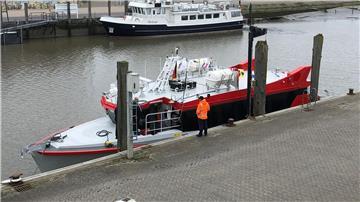 Die neue Schnellfähre „Watt Sprinter“ liegt im Hafen von Harlesiel.