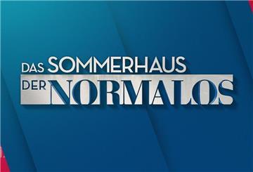Das Sommerhaus der Normalos Logo..+++ Die Verwendung des sendungsbezogenen Materials ist nur mit dem Hinweis und Verlinkung auf RTL+ gestattet. +++
