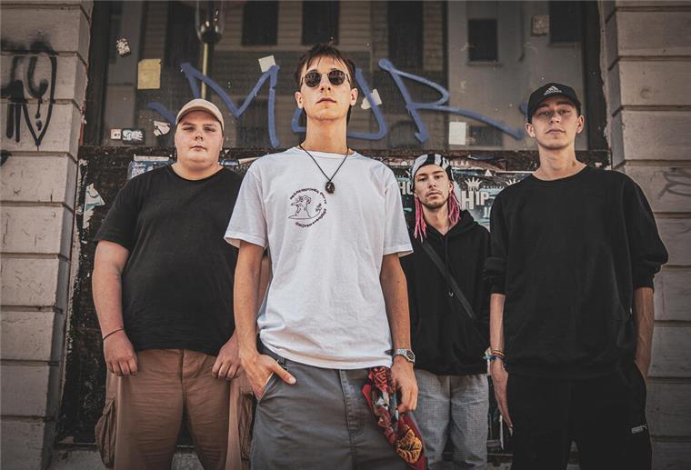 LegitCrew aus Bremerhaven startet mit progressivem Rap durch LegitCrew