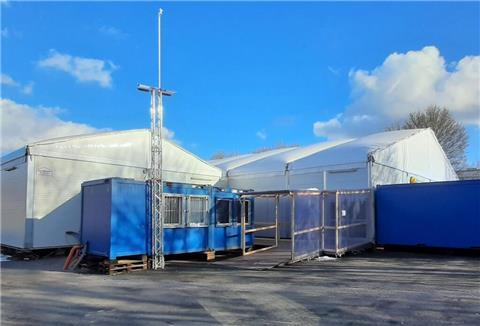 Die noch unbewohnte Flüchtlingsunterkunft in Brake wurde erneut zur Zielscheibe von Fremdenhass.