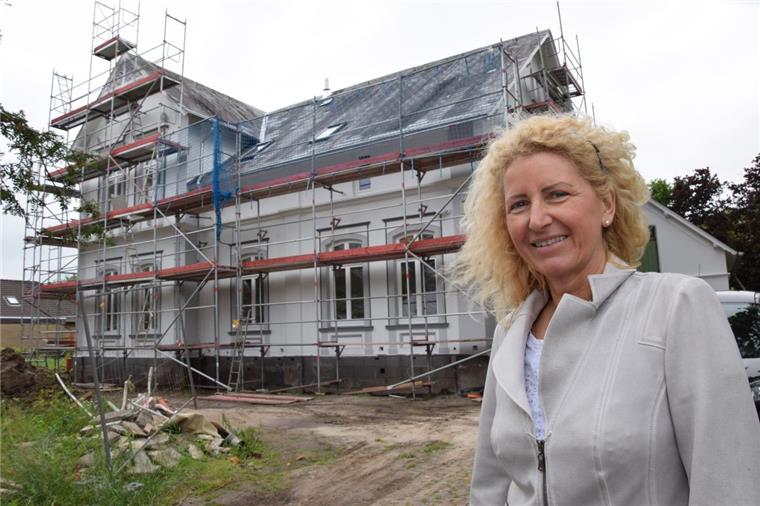 Nordenham: Alte Villa erstrahlt bald in neuem Glanz Die Nordenhamerin Sabine Dorn hatte diese Villa im vergangenen Jahr gekauft. Aktuell lässt sie das Gebäude restaurieren.