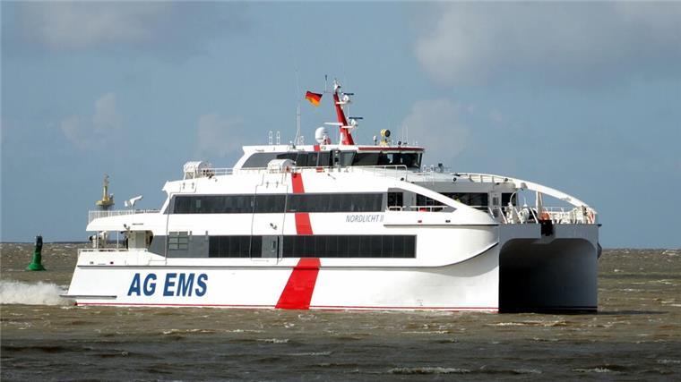 „Nordlicht II“: Größerer Katamaran fährt ab Cuxhaven nach Helgoland Die "Nordlicht" II in Fahrt.