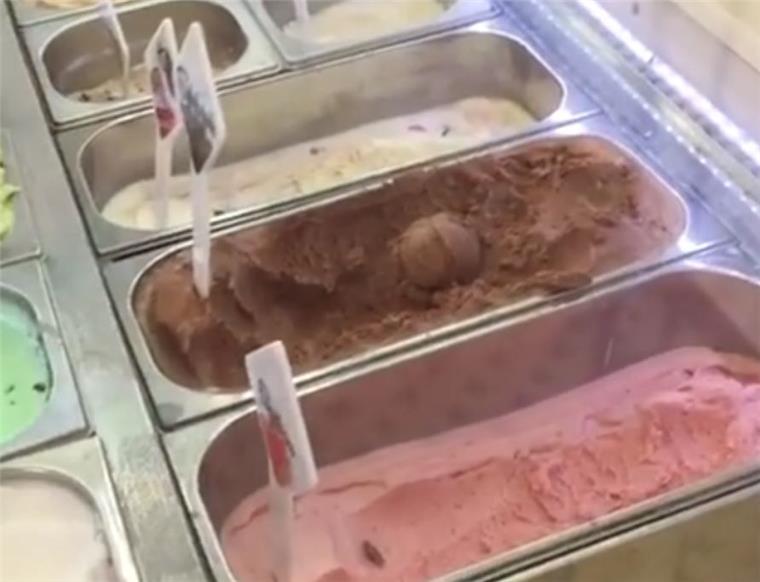 Nordsee-Zeitung spendiert 200 Kugeln Eis Die Nordsee-Zeitung hat 200 Kugeln Eis spendiert. Einfach lecker.