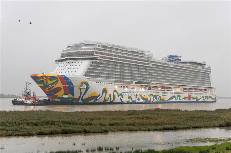 Die "Norwegian Encore" kommt nach Bremerhaven Die "Norwegian Encore" kommt als neuester Kreuzfahrtriese der Meyer Werft am Dienstag nach Bremerhaven.