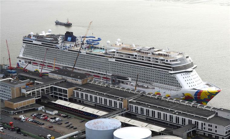"Norwegian Encore" soll heute in Bremerhaven eintreffen Die "Norwegian Encore" liegt am Freitagabend an der Columbuskaje in Bremerhaven erwartet.