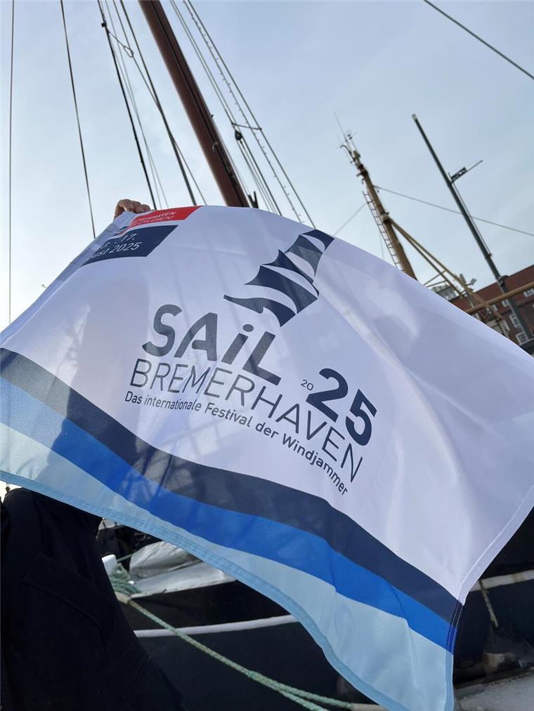 Die begehrte Sail-Flagge gibt es nun als Souvenir: Hier bekommt ihr sie Flagge