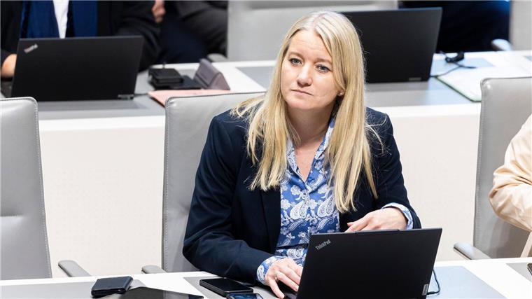 Staatsanwalt wegen Entschlüsslung von Chats in Haft Die Opposition im Landtag will erfahren, wann Justizministerin Kathrin Wahlmann (SPD) über die Ermittlungen gegen den Staatsanwalt informiert wurde.