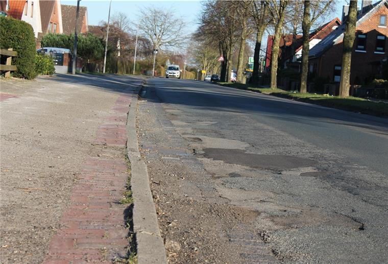 Debstedter Ortsdurchfahrt: Erneuerung kostet fünf Millionen Euro Die Ortsdurchfahrt Debstedt steht ganz oben in der Liste der schlechtesten Landesstraßen im Cuxland. Noch im Herbst sollen die Straßenbauer anrücken.