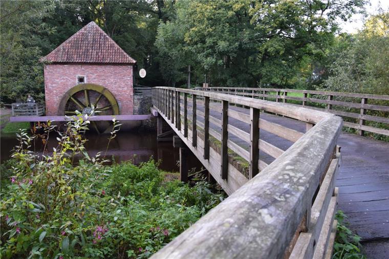 Die Oste-Brücke an der Wassermühle in Eitzmühlen steht vor dem Abriss. Ab dem 3. Juli ist die Strecke bis voraussichtlich November voll gesperrt.